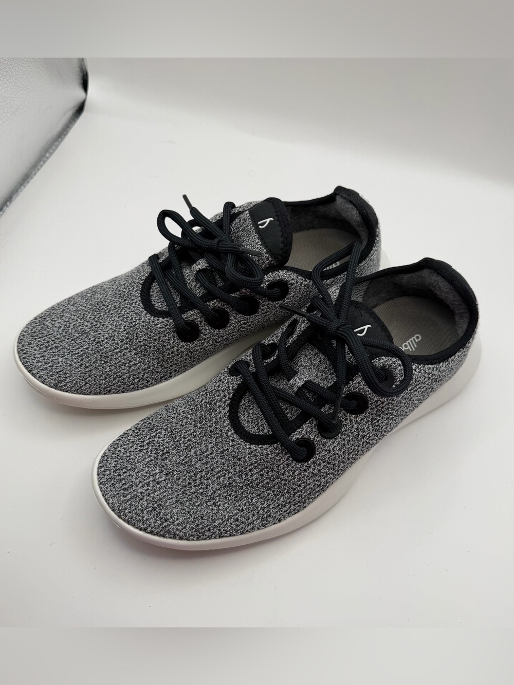 Allbirds Tree Runners Womens Size 8 Gray Black Lightweight Sneakers TR M8